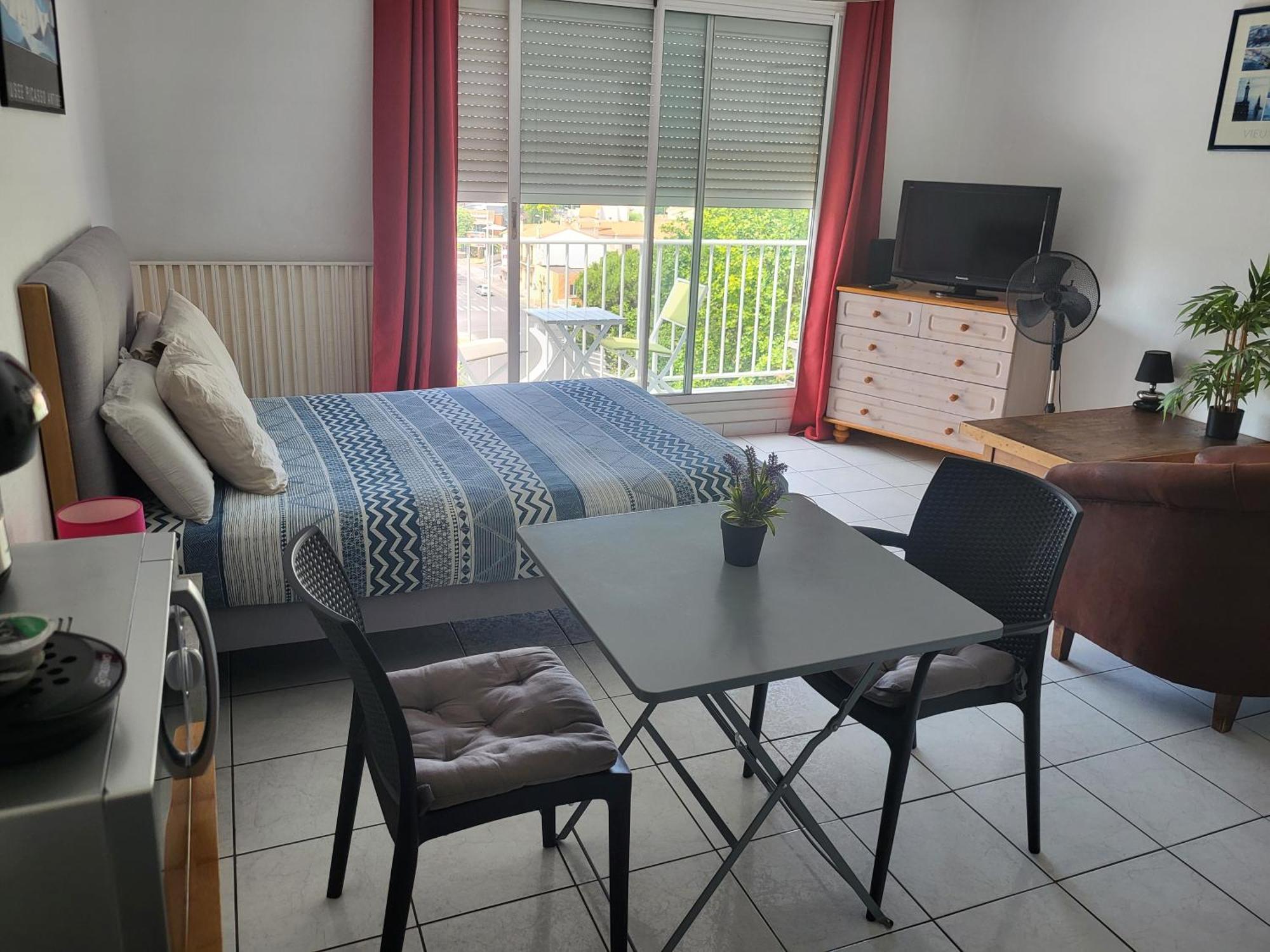 D'anjou - Grand Avec Balcon Et Parking Privatif * Perpignan